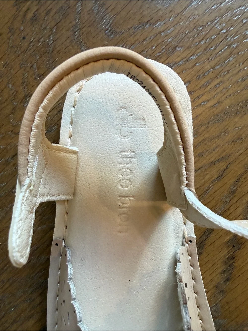 NWOT Thee Bron Toddler Sandals Size 7M